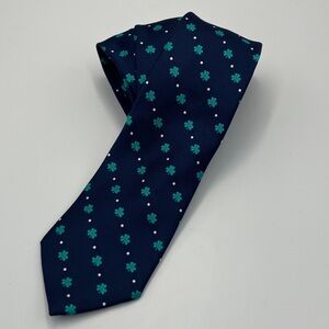 KissTies St. Patrick's Gorm Navy Tie with Green Shamrock Design